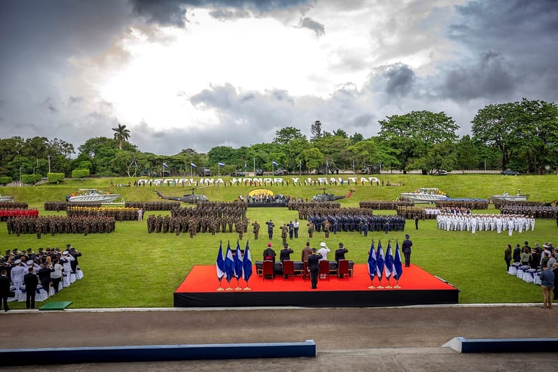 El Salvador President Nayib Bukele with members of the Salvadoran armed forces in 2019