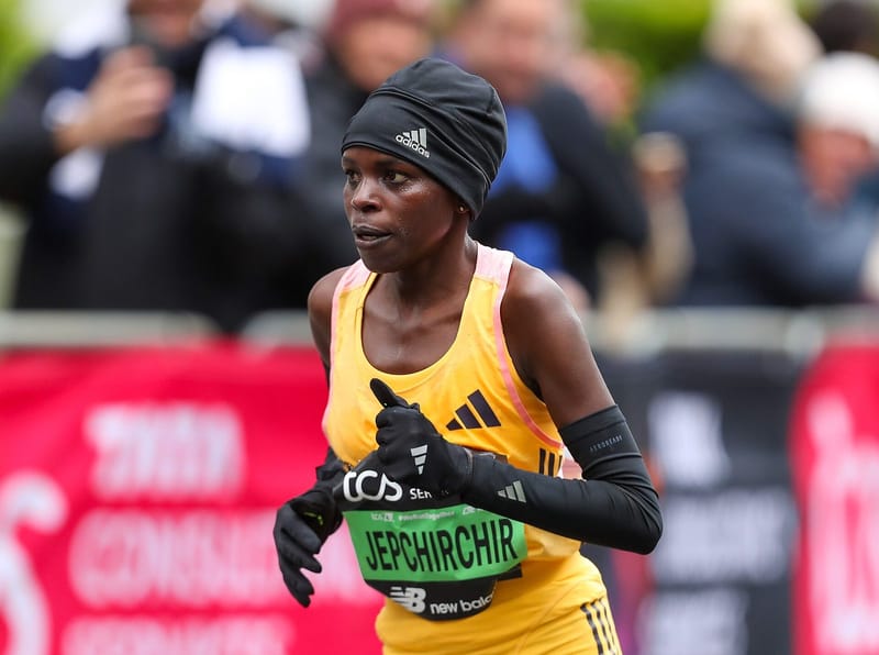 Peres Jepchirchir running in the elite women's race at the 2024 London Marathon